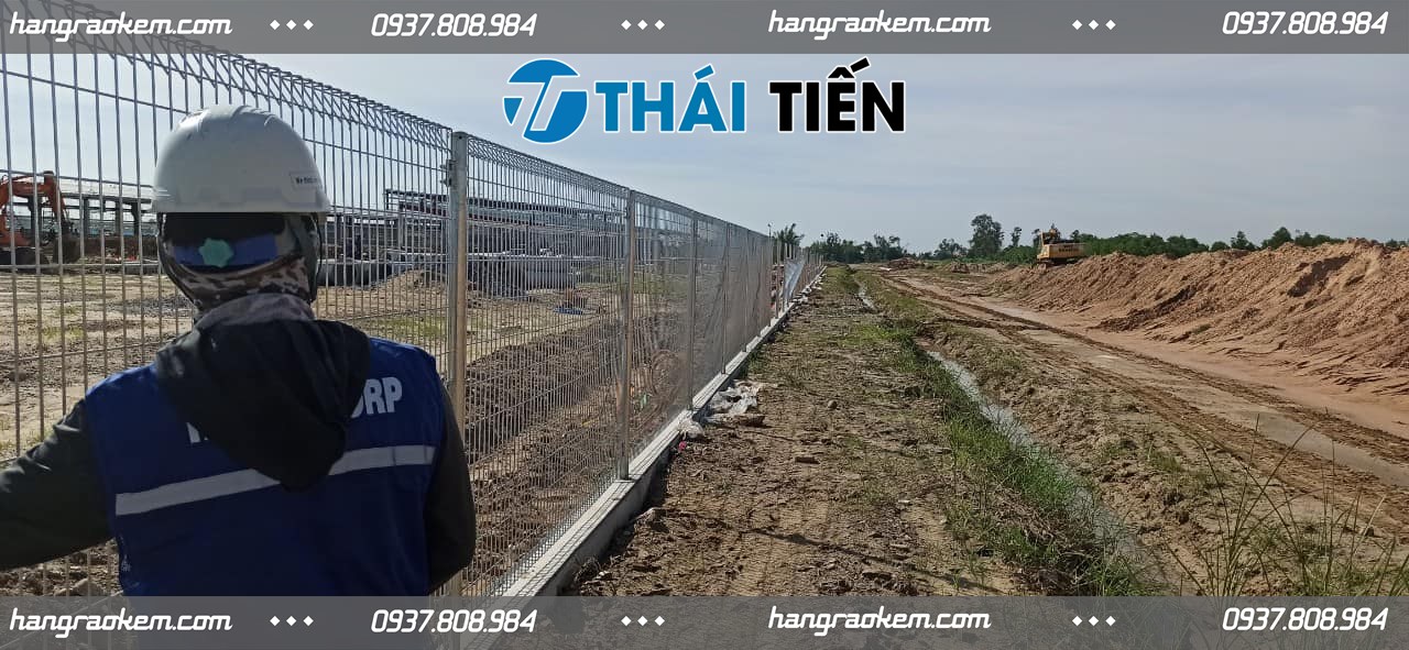 Hàng Rào Mạ Kẽm Gập Tam Giác 2 Đầu Dùng Làm Hàng Rào Bảo Vệ Nhà Xưởng
